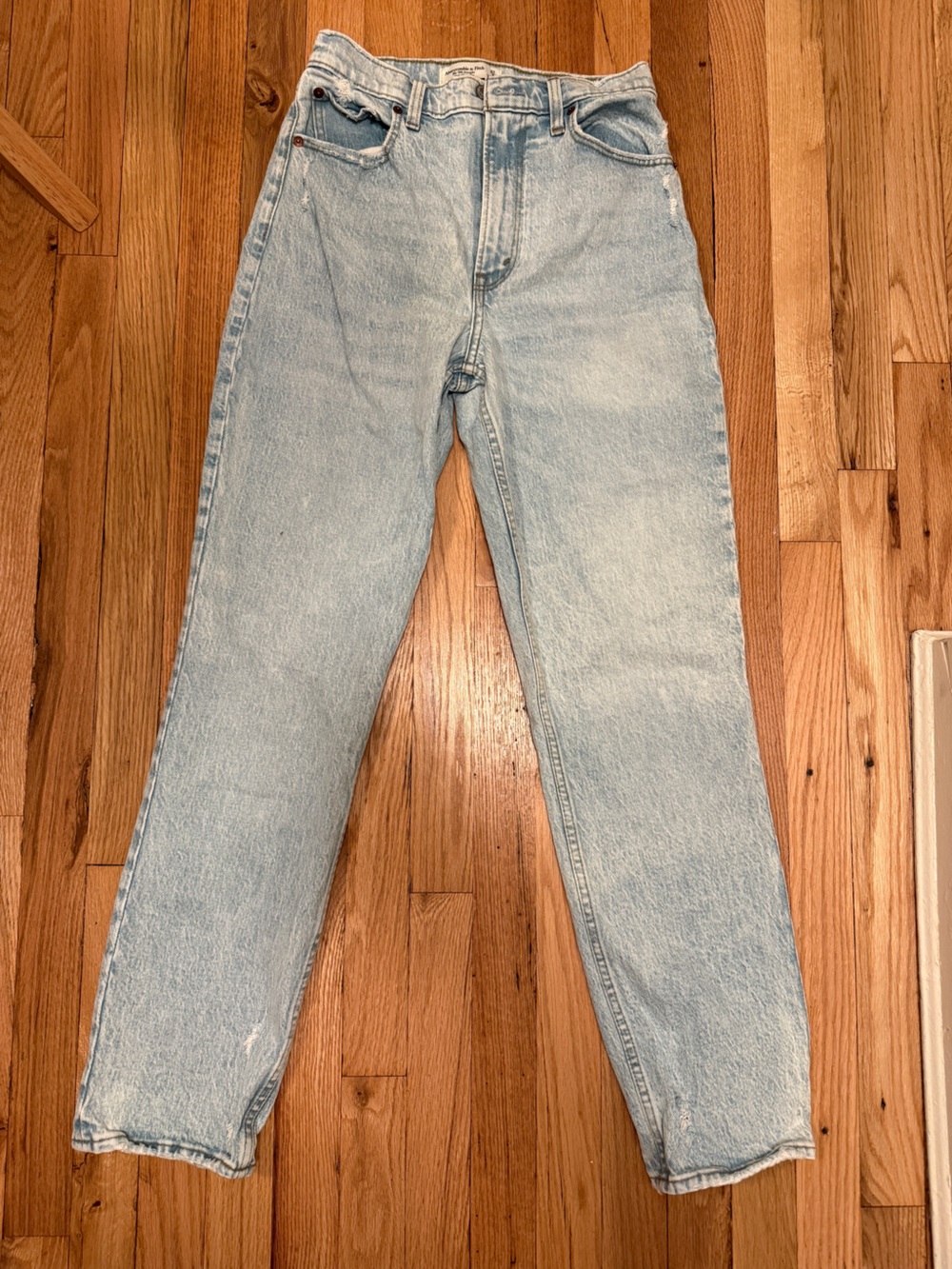 Abercrombie & Fitch 90’s Straight Ultra High Rise Light Wash Jeans